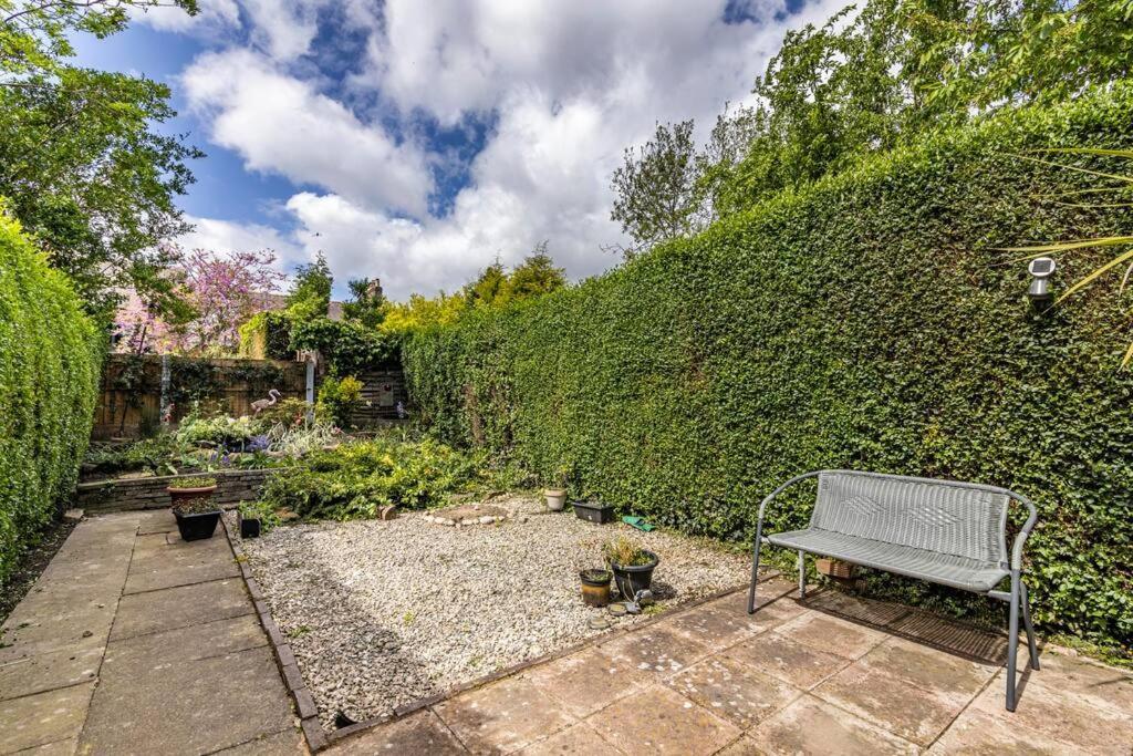 Traditional Quiet Townhouse With Two Bedrooms And Private Garden Great For Airport Crew And Professionals Long Eaton Exterior photo